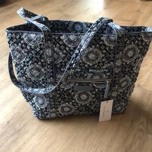 Brand New! Vera Bradley Iconic Small Vera tote